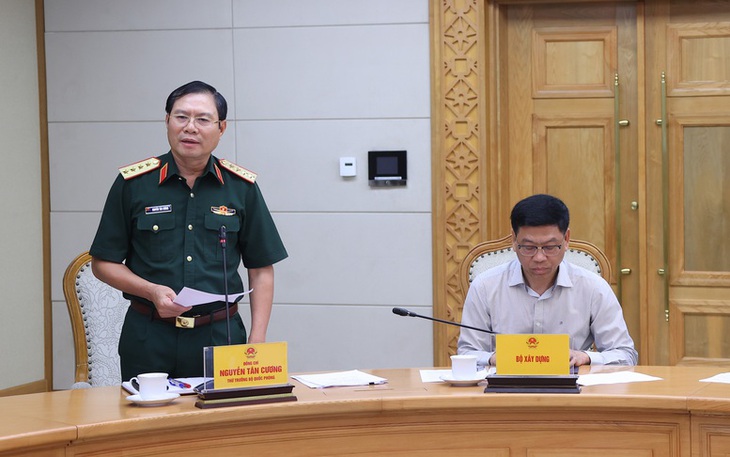 Phó Thủ tướng Trần Hồng Hà: Từ 17h chiều nay, dừng mọi hoạt động trên biển để ứng phó với bão số 10- Ảnh 3. Phó Thủ tướng Trần Hồng Hà: Từ 17h chiều nay, dừng mọi hoạt động trên biển để ứng phó với bão số 10- Ảnh 3.
