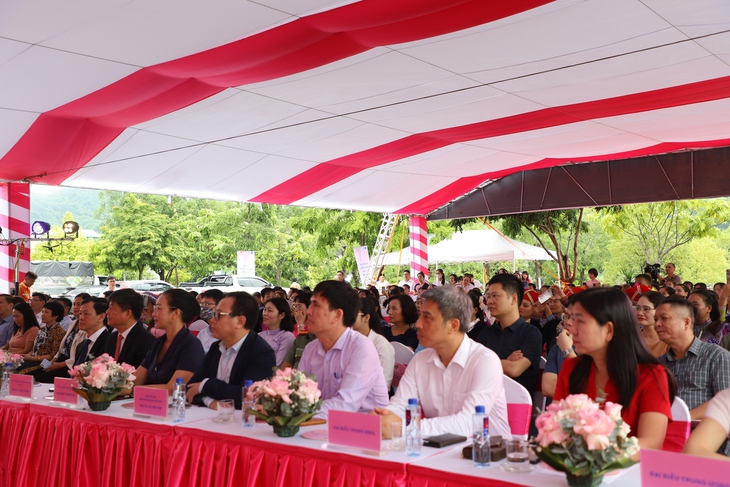 Tuần lễ làm mẹ an toàn năm 2025: Huy động mọi nguồn lực chăm sóc bà mẹ và trẻ em- Ảnh 4. Tuần lễ làm mẹ an toàn năm 2025: Huy động mọi nguồn lực chăm sóc bà mẹ và trẻ em- Ảnh 4.