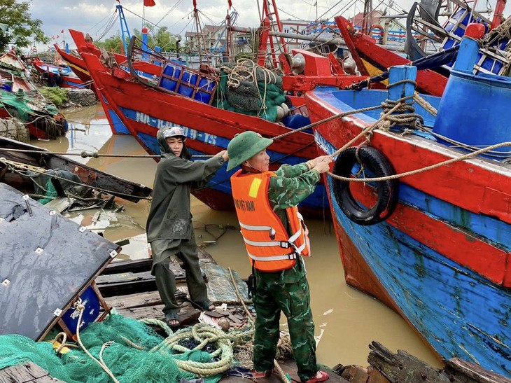 Nghệ An khẩn trương sơ tán dân, chuẩn bị lực lượng ứng phó bão số 10- Ảnh 5. Nghệ An khẩn trương sơ tán dân, chuẩn bị lực lượng ứng phó bão số 10- Ảnh 5.