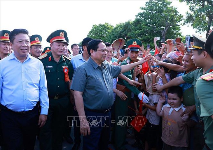 Thủ tướng Phạm Minh Chính dự lễ khánh thành cầu Phong Châu mới- Ảnh 2. Thủ tướng Phạm Minh Chính dự lễ khánh thành cầu Phong Châu mới- Ảnh 2.