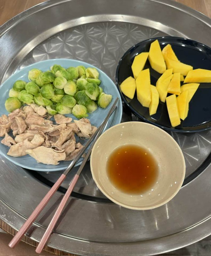 Việt Trinh ăn chay trường hơn 10 năm, tuổi U60 sống bình yên với nhan sắc khiến người hâm mộ ngỡ ngàng- Ảnh 7. Việt Trinh ăn chay trường hơn 10 năm, tuổi U60 sống bình yên với nhan sắc khiến người hâm mộ ngỡ ngàng- Ảnh 7.