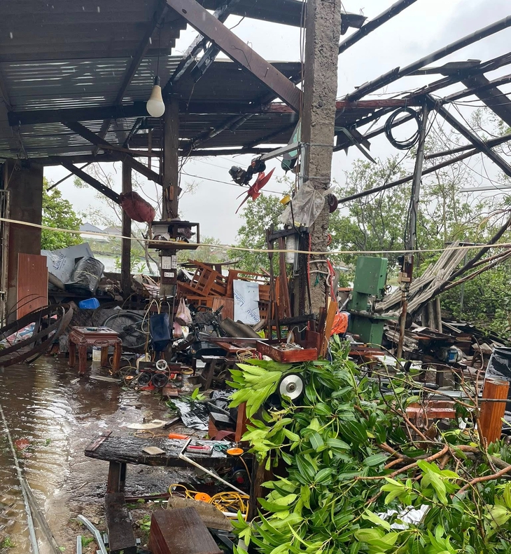 Người đàn ông thoát chết kỳ diệu khi bức tường nhà sập ngay nơi vừa nằm ngủ- Ảnh 2.
