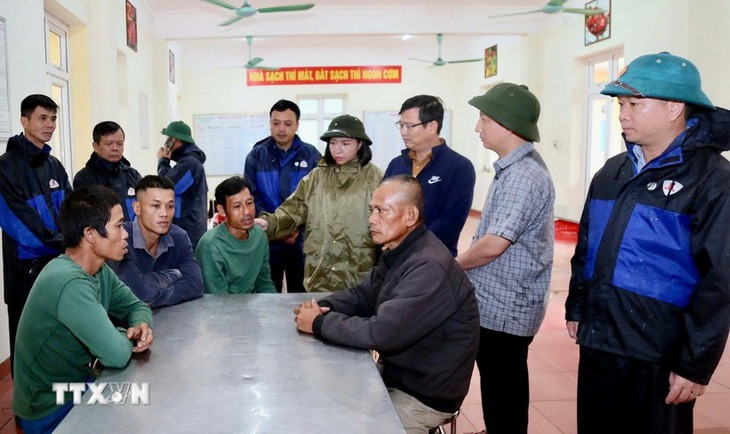 Vụ hai thuyền cá bị chìm tại Quảng Trị qua lời kể của những ngư dân được cứu- Ảnh 1. Vụ hai thuyền cá bị chìm tại Quảng Trị qua lời kể của những ngư dân được cứu- Ảnh 1.
