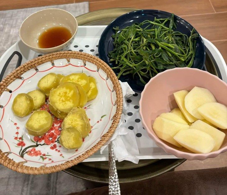 Việt Trinh ăn chay trường hơn 10 năm, tuổi U60 sống bình yên với nhan sắc khiến người hâm mộ ngỡ ngàng- Ảnh 8. Việt Trinh ăn chay trường hơn 10 năm, tuổi U60 sống bình yên với nhan sắc khiến người hâm mộ ngỡ ngàng- Ảnh 8.
