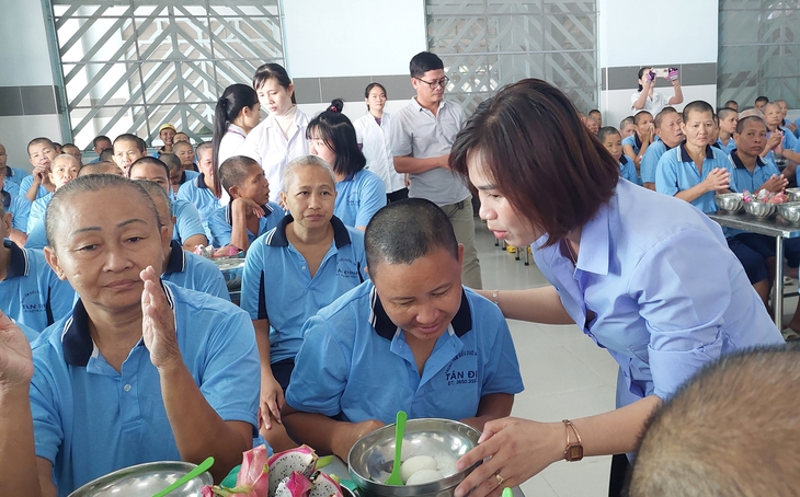 Chuyện xúc động ở Trung tâm  Điều dưỡng tâm thần Tân Định- Ảnh 3.