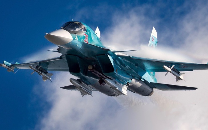 Video Su-34 Nga 'đấu tay đôi' trên không với F-16 NATO- Ảnh 1.