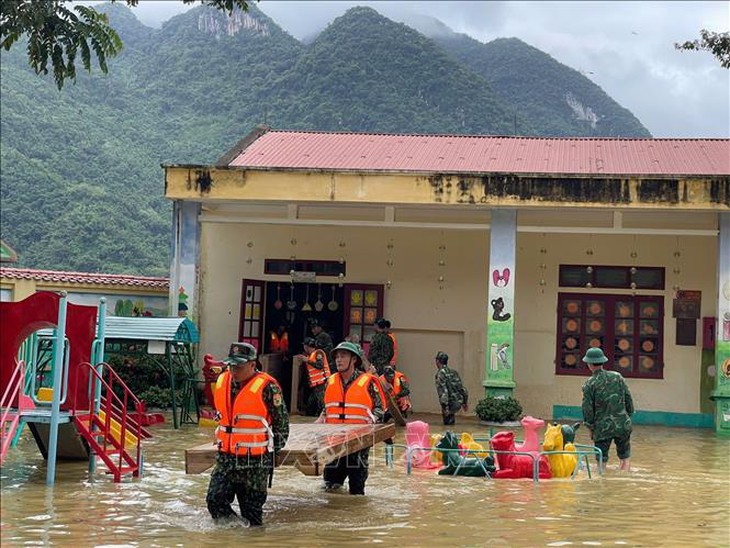 Thủ tướng chỉ đạo tập trung khắc phục cơ sở giáo dục bị thiệt hại do thiên tai- Ảnh 1. Thủ tướng chỉ đạo tập trung khắc phục cơ sở giáo dục bị thiệt hại do thiên tai- Ảnh 1.