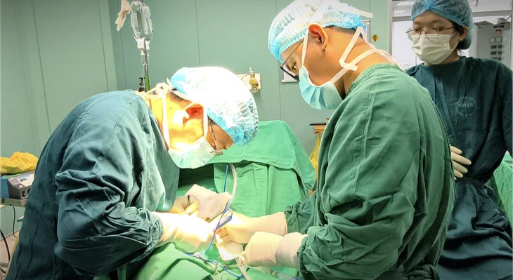 Hàm sưng to, cụ ông tái phát u tuyến nước bọt sau gần 10 năm- Ảnh 2.