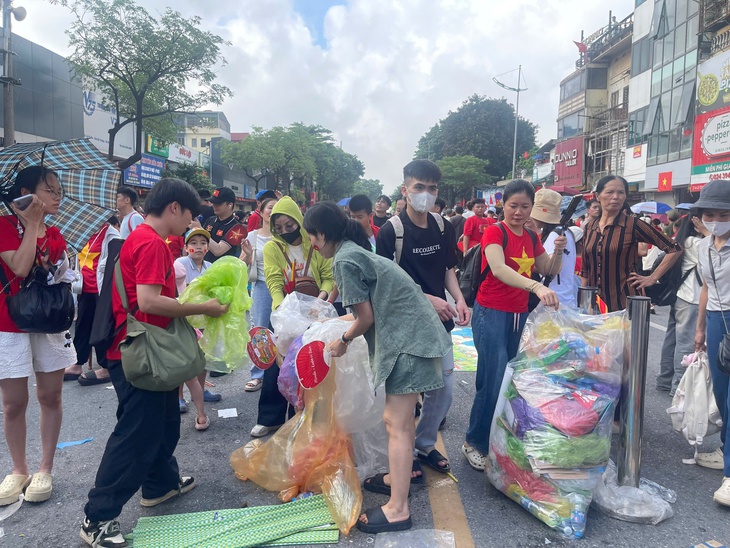 Những 'người hùng thầm lặng' trong sự kiện A80- Ảnh 5.