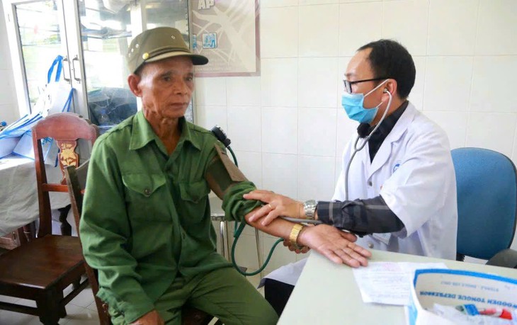 Huế tăng cường chăm sóc sức khỏe toàn diện cho người cao tuổi- Ảnh 3. Huế tăng cường chăm sóc sức khỏe toàn diện cho người cao tuổi- Ảnh 3.