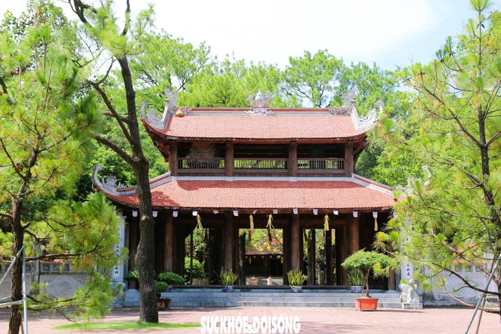 Hàng vạn du khách đổ về di tích Côn Sơn - Kiếp Bạc trước ngày khai hội- Ảnh 9. Hàng vạn du khách đổ về di tích Côn Sơn - Kiếp Bạc trước ngày khai hội- Ảnh 9.