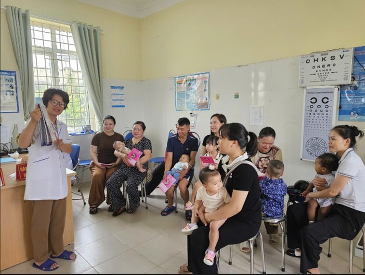 Bữa ăn thiếu chất có thể gây ra tình trạng suy dinh dưỡng của trẻ em vùng dân tộc thiểu số và miền núi- Ảnh 1.