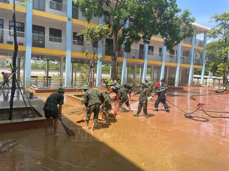Hà Nội yêu cầu các trường học không tổ chức sinh hoạt ngoại khóa trong mưa bão- Ảnh 1. Hà Nội yêu cầu các trường học không tổ chức sinh hoạt ngoại khóa trong mưa bão- Ảnh 1.