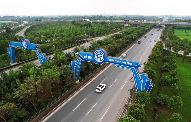 Kiến nghị cấm xe tải lưu thông ở làn tốc độ cao nhất trên cao tốc Đại lộ Thăng Long và Võ Nguyên Giáp- Ảnh 2. Kiến nghị cấm xe tải lưu thông ở làn tốc độ cao nhất trên cao tốc Đại lộ Thăng Long và Võ Nguyên Giáp- Ảnh 2.