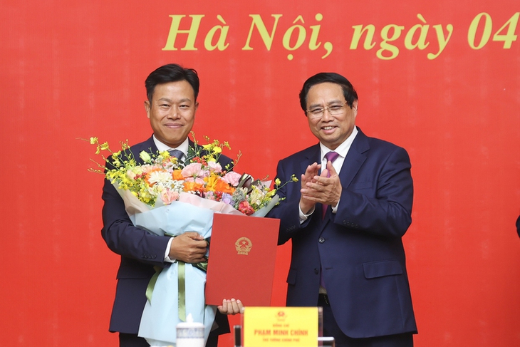 Thủ tướng Phạm Minh Chính trao quyết định bổ nhiệm lãnh đạo 8 bộ, cơ quan- Ảnh 10. Thủ tướng Phạm Minh Chính trao quyết định bổ nhiệm lãnh đạo 8 bộ, cơ quan- Ảnh 10.