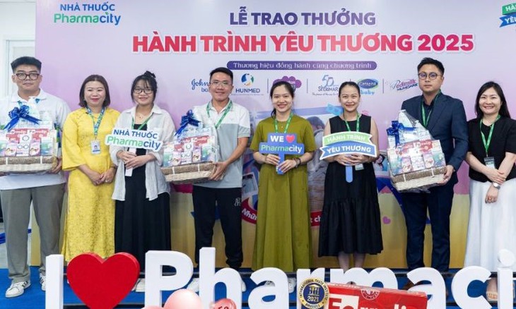 Sắt Ferrolip đã có mặt tại nhiều chuỗi nhà thuốc, shop mẹ bé lớn trên toàn quốc: Long Châu, Pharmacity, Kidsplaza,...- Ảnh 3.