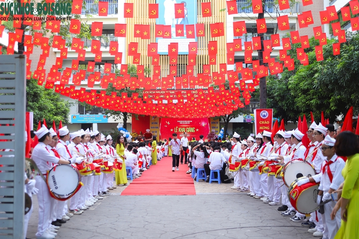 Hà Nội bảo đảm an toàn cho hơn 2 triệu học sinh đến trường ngày khai giảng- Ảnh 2. Hà Nội bảo đảm an toàn cho hơn 2 triệu học sinh đến trường ngày khai giảng- Ảnh 2.