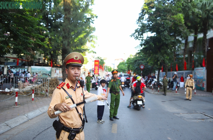Hà Nội bảo đảm an toàn cho hơn 2 triệu học sinh đến trường ngày khai giảng- Ảnh 3. Hà Nội bảo đảm an toàn cho hơn 2 triệu học sinh đến trường ngày khai giảng- Ảnh 3.