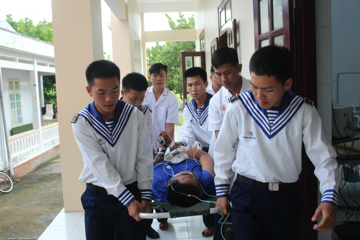 Một người hôn mê sau khi lặn sâu hơn 40m- Ảnh 1. Một người hôn mê sau khi lặn sâu hơn 40m- Ảnh 1.