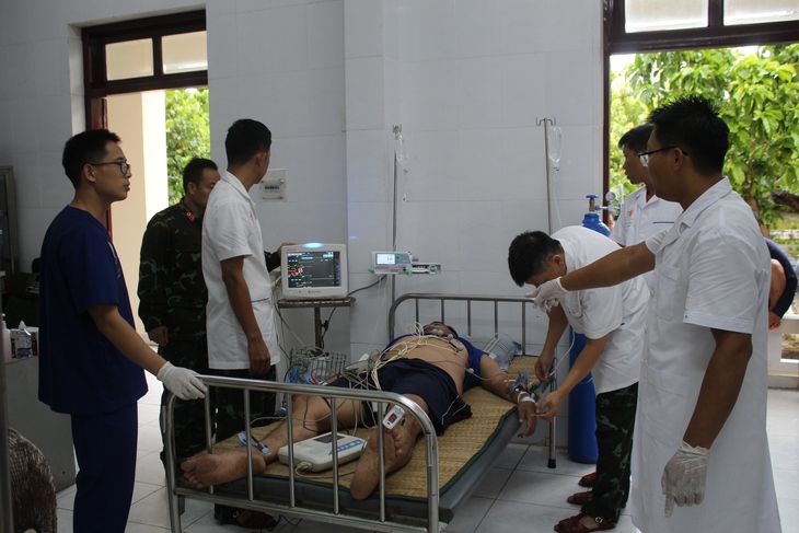 Một người hôn mê sau khi lặn sâu hơn 40m- Ảnh 2. Một người hôn mê sau khi lặn sâu hơn 40m- Ảnh 2.