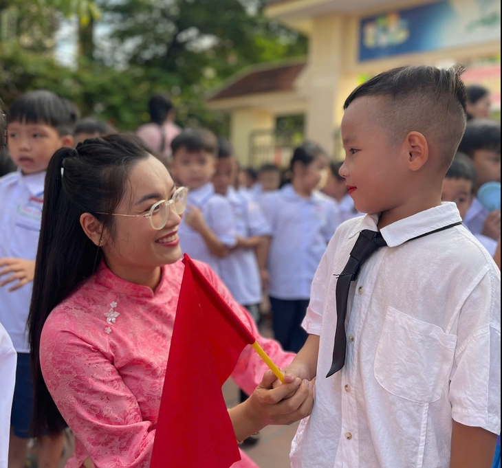Những khoảnh khắc đáng yêu của học sinh lớp 1 trong ngày khai giảng- Ảnh 5.
