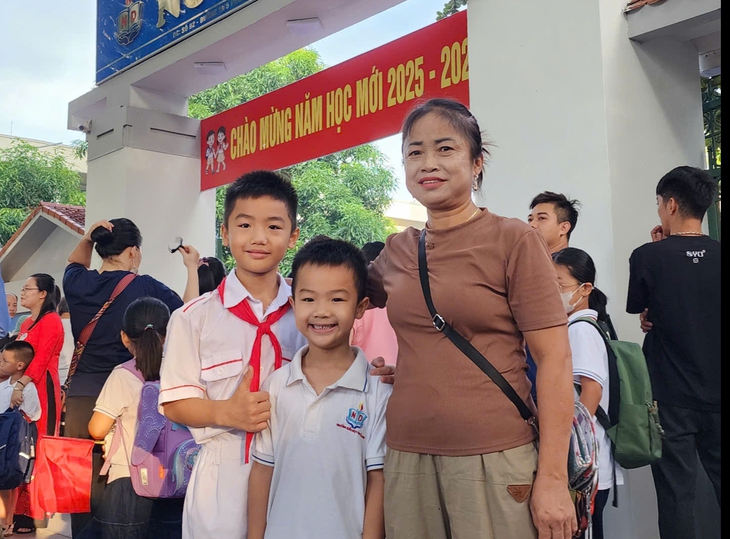 Những khoảnh khắc đáng yêu của học sinh lớp 1 trong ngày khai giảng- Ảnh 4.