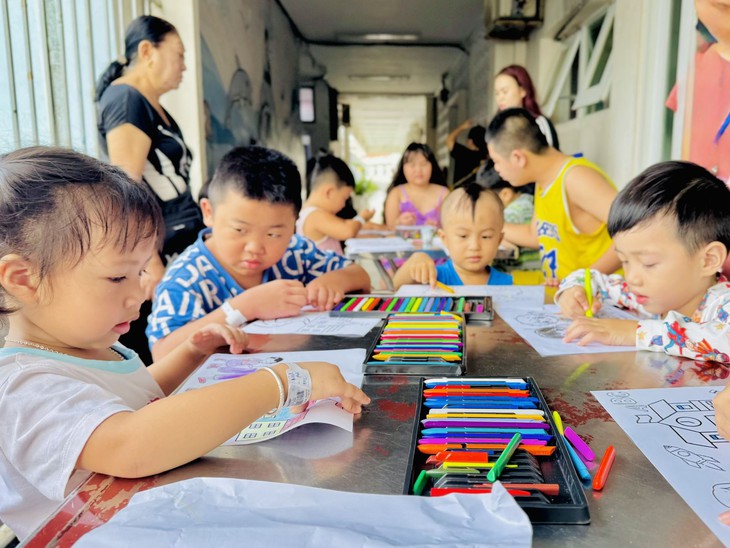 Ngày khai giảng đặc biệt của những bệnh nhi tại TP Hồ Chí Minh- Ảnh 1. Ngày khai giảng đặc biệt của những bệnh nhi tại TP Hồ Chí Minh- Ảnh 1.