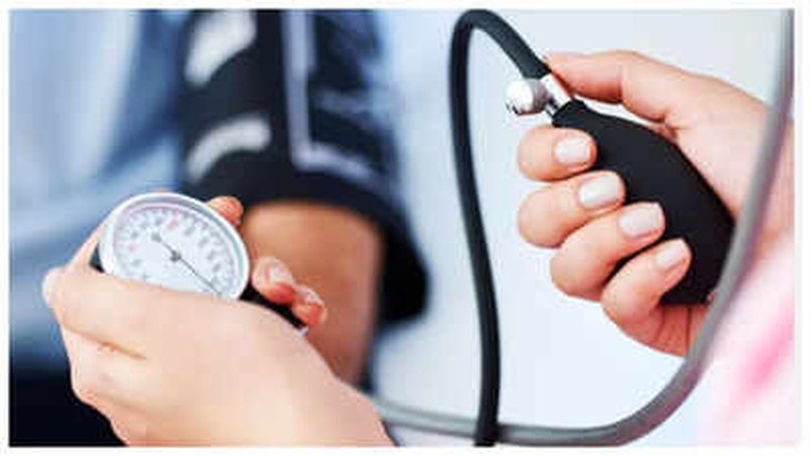 7 cách hạ huyết áp ngay lập tức