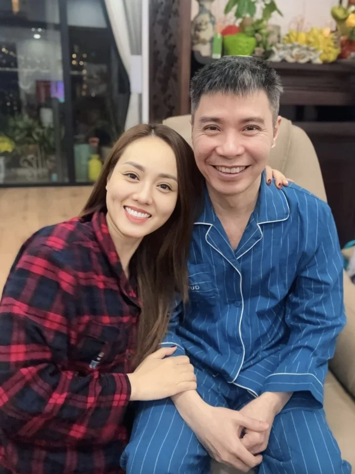 Vợ NSND Công Lý hé lộ hình ảnh MC Thảo Vân đến thăm và sức khỏe của chồng sau phẫu thuật- Ảnh 3.