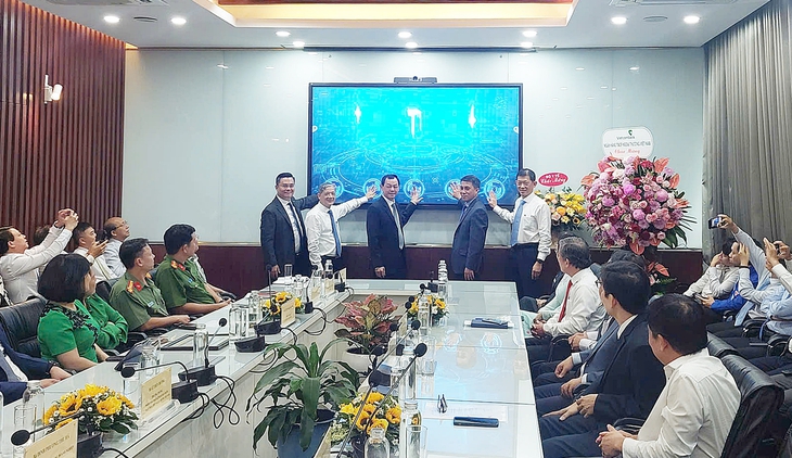 Bệnh viện Chợ Rẫy chính thức triển khai hồ sơ bệnh án điện tử sau 6 tháng “chạy nước rút”- Ảnh 1. Bệnh viện Chợ Rẫy chính thức triển khai hồ sơ bệnh án điện tử sau 6 tháng “chạy nước rút”- Ảnh 1.