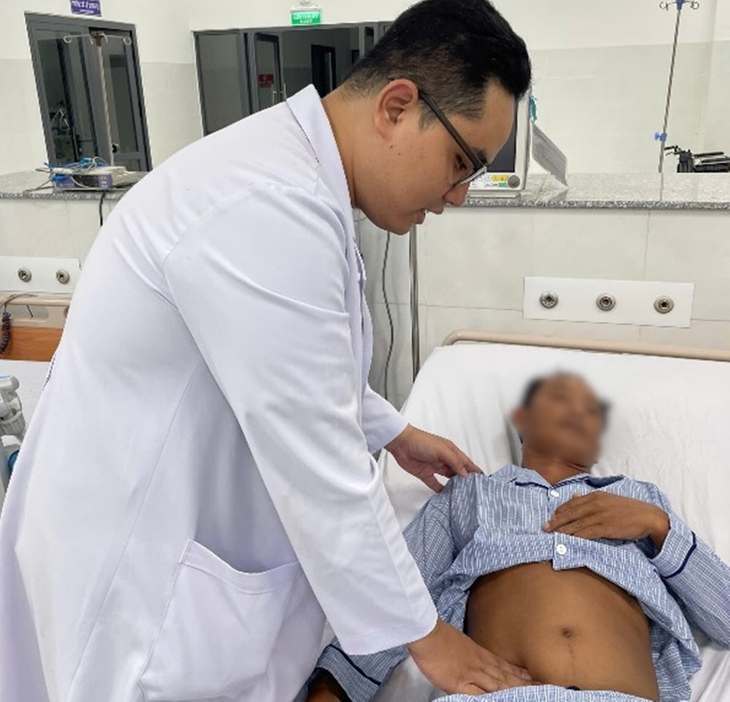 Ca phẫu thuật nội soi cấp cứu đầu tiên tại Đặc khu Côn Đảo- Ảnh 1.