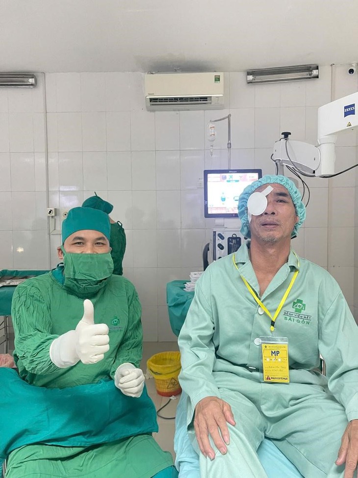 Đánh thức ánh sáng sau nhiều năm sống trong cảnh mù loà- Ảnh 3.