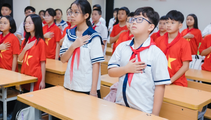 Những khoản tiền phụ huynh cần đóng trong năm học mới 2025-2026- Ảnh 1.