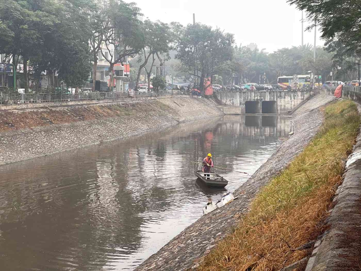 Sông Tô Lịch ô nhiễm trở lại, cách nào để trong xanh bền vững?- Ảnh 2.