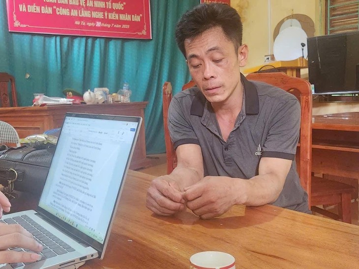 Bắt được đối tượng giết người rồi ôm súng bỏ trốn vào rừng- Ảnh 1.