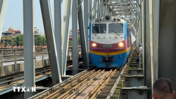 Khẩn trương lập báo cáo nghiên cứu khả thi dự án đường sắt Lào Cai-Hà Nội-Hải Phòng- Ảnh 1.
