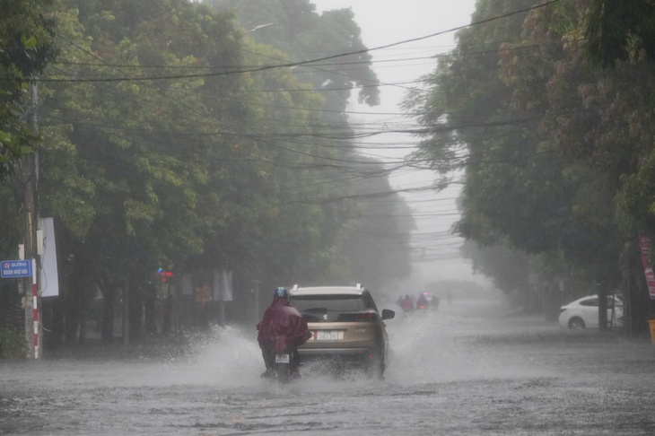 Miền Bắc sắp mưa lớn trên 300mm, Bộ Nông nghiệp và Môi trường chỉ đạo ứng phó- Ảnh 2. Miền Bắc sắp mưa lớn trên 300mm, Bộ Nông nghiệp và Môi trường chỉ đạo ứng phó- Ảnh 2.