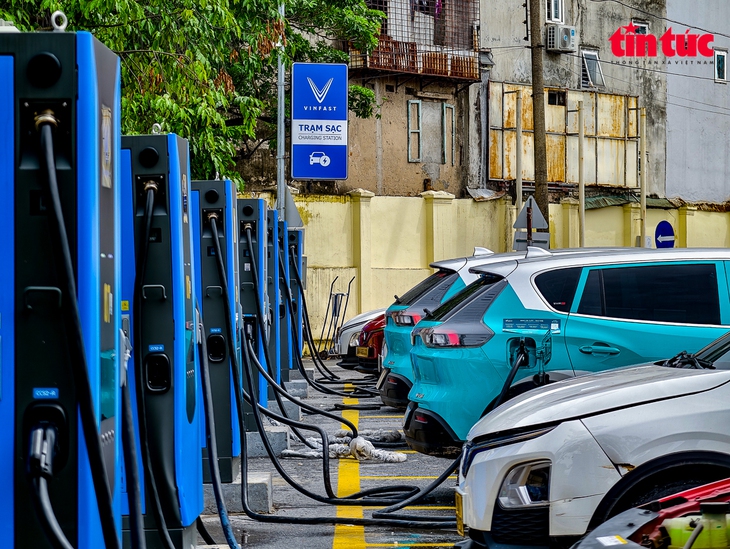 Vành đai 1 Hà Nội dự kiến lắp 115 trạm xạc xe điện- Ảnh 1.