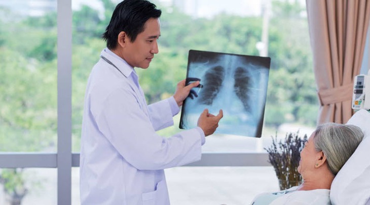 Người cao tuổi cần cảnh giác với bệnh thoái hóa phổi - Ảnh 2. Người cao tuổi cần cảnh giác với bệnh thoái hóa phổi - Ảnh 2.