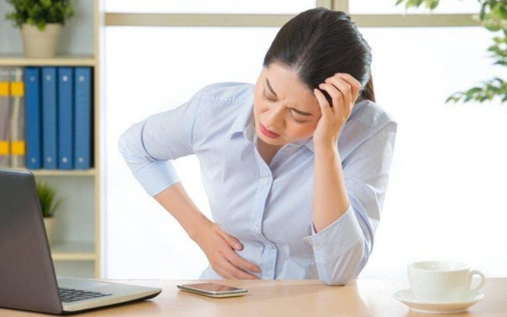 Vì sao phụ nữ dễ bị chướng bụng kéo dài?