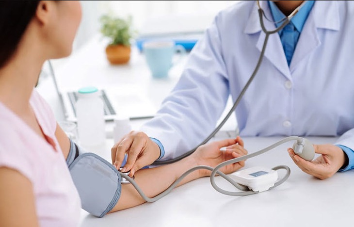 Vì sao phụ nữ dễ bị chướng bụng kéo dài?- Ảnh 2.