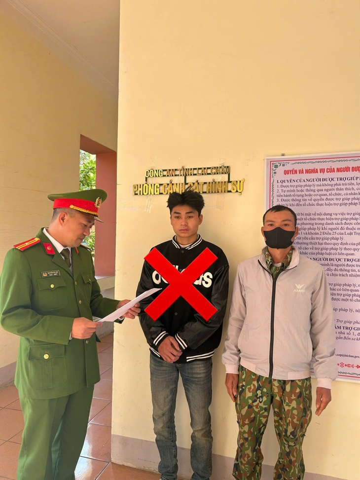 Kiểm tra nhà nghỉ, phát hiện đối tượng đánh bạc- Ảnh 1.