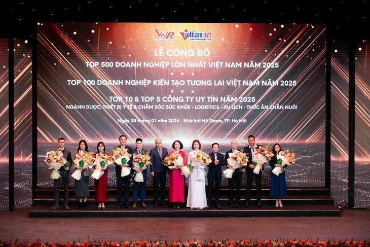 Vinapharm tiếp tục khẳng định vị thế trong top 10 Công ty uy tín ngành Dược - Thiết bị y tế và Chăm sóc sức khỏe năm 2025- Ảnh 3.