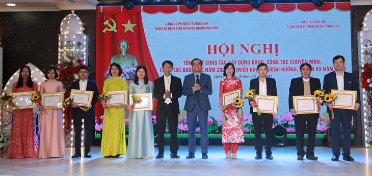 Bệnh viện Đa khoa TP Vinh tăng tốc chuyển mình: Hướng tới mô hình 