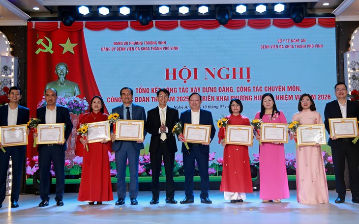 Bệnh viện Đa khoa TP Vinh cập nhật nhiều tiến bộ mới trong khám, chữa bệnh
- Ảnh 6.
