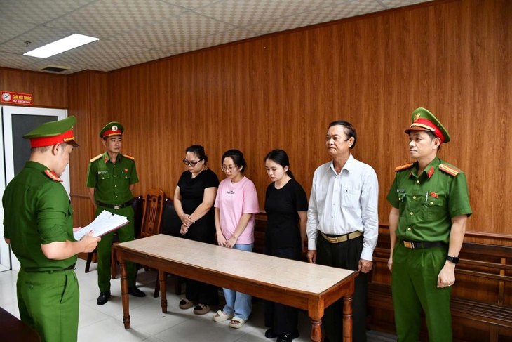 Truy nã đặc biệt nữ kế toán trong vụ phòng khám “vẽ bệnh, moi tiền” ở Đà Nẵng- Ảnh 2. Truy nã đặc biệt nữ kế toán trong vụ phòng khám “vẽ bệnh, moi tiền” ở Đà Nẵng- Ảnh 2.