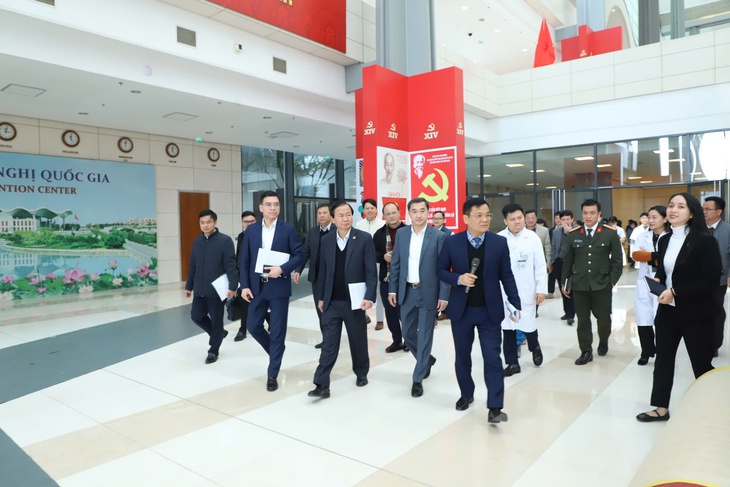 Diễn tập đảm bảo công tác y tế phục vụ Đại hội Đại biểu toàn quốc lần thứ XIV của Đảng
- Ảnh 1. Diễn tập đảm bảo công tác y tế phục vụ Đại hội Đại biểu toàn quốc lần thứ XIV của Đảng
- Ảnh 1.
