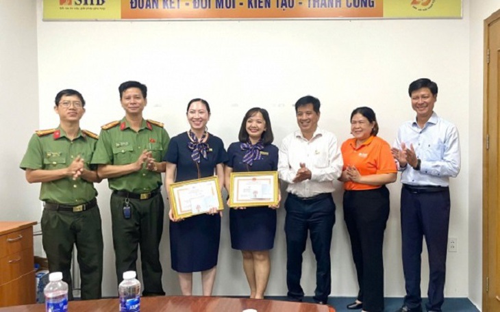 Đã chuyển 1,1 tỷ, đi rút 1,1 tỷ đồng nữa để chuyển cho các đối tượng lừa đảo thì được ngăn chặn kịp thời