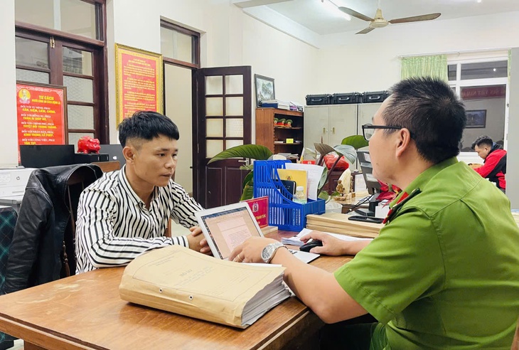 Người phụ nữ bán bánh bèo bị cướp sạch tiền và điện thoại- Ảnh 1.