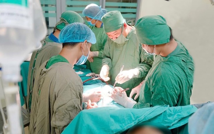 Tết, bệnh viện bước vào cao điểm trực cấp cứu- Ảnh 3.